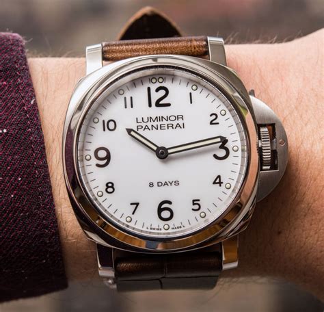 panerai luminor base review.